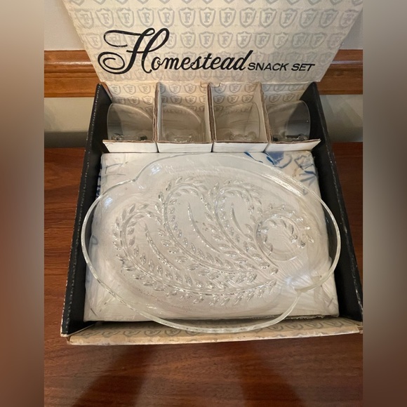 Vintage, Homestead Snack Set, in Original Box by The Federal Glass Company - Picture 3 of 7